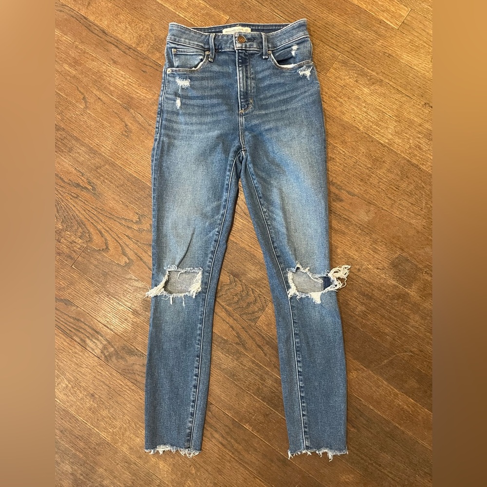 Abercrombie & Fitch Size 24/00s Blue Ankle Cropped Jeans with Distressed Details